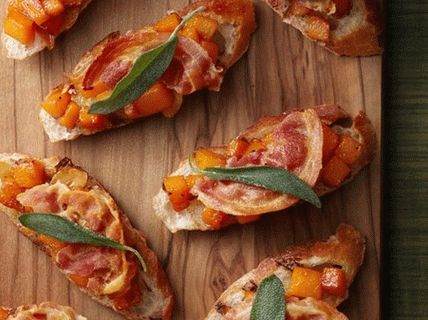 Foto di Crostini con zucca moscata e pancetta