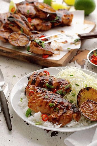 Pollo alla griglia con rosmarino e senape Pollo alla griglia con rosmarino e senape