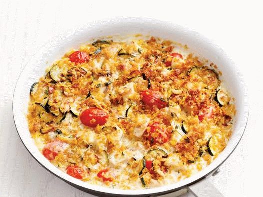 Foto pollo con mais in padella