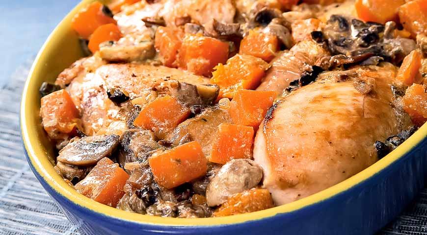 Pollo con zucca e funghi