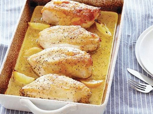 Foto di petti di pollo al forno con salsa al limone