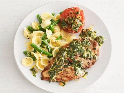 Foto di petti di pollo al pesto di rucola