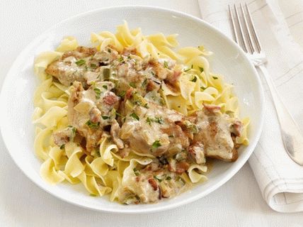 Foto Pollo alla paprikash con tagliatelle