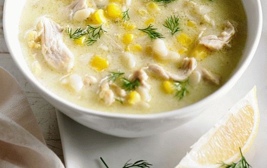 Foto Zuppa di pollo con pasta di mais e orzo