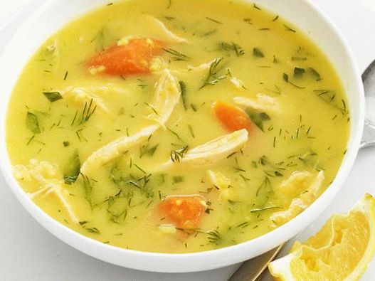 Foto di purea di zuppa di pollo con condimento di riso e curry