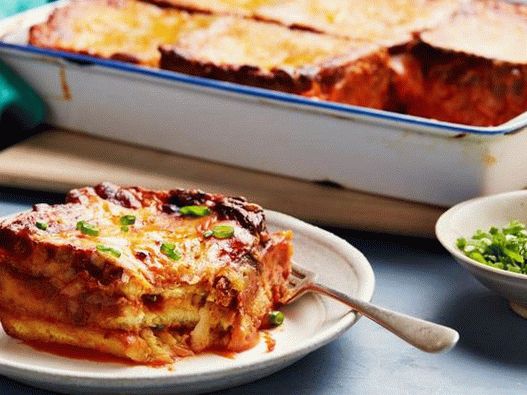 Foto di lasagne da toast al formaggio e zuppa di pomodoro