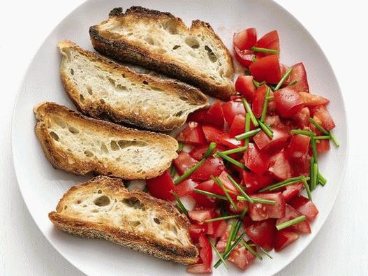 Foto Pomodori estivi con pane croccante