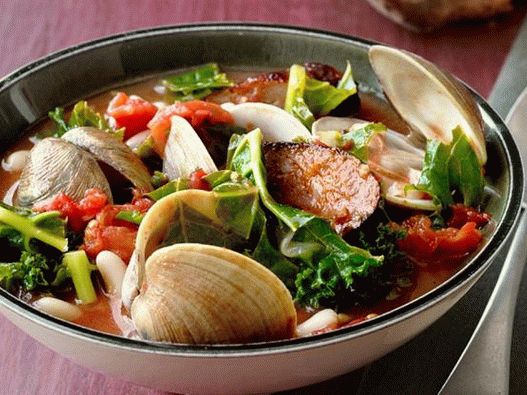 Food Photography - Manhattan Clam Chowder with Kale Cabbage
