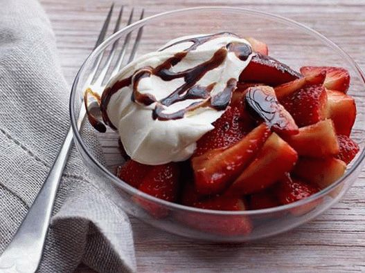 Fragole con panna montata al mascarpone