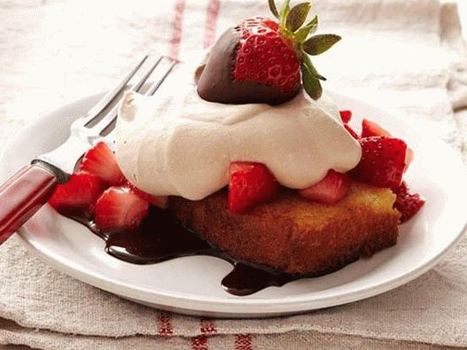 Cupcake fritti con fragole e crema al cioccolato