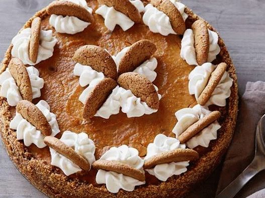 Torta di zucca con base di biscotti al pan di zenzero con crema allo zenzero