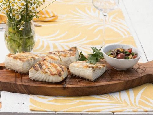 Ippoglosso alla griglia con salsa di cauda e bagno alle olive