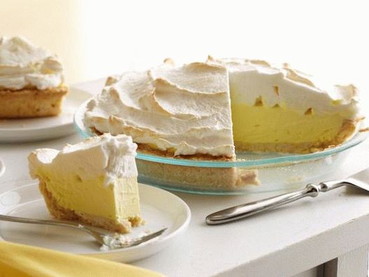 Fotografia di piatti - Torta al gelato al limone con glassa proteica ariosa