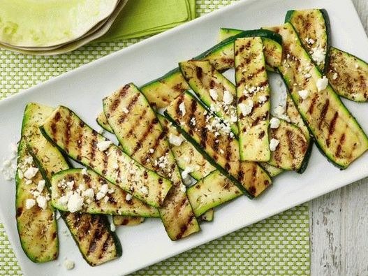 Zucchine fritte con sale piccante e feta