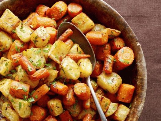 Radici di sedano al forno e carote Radici di sedano al forno e carote