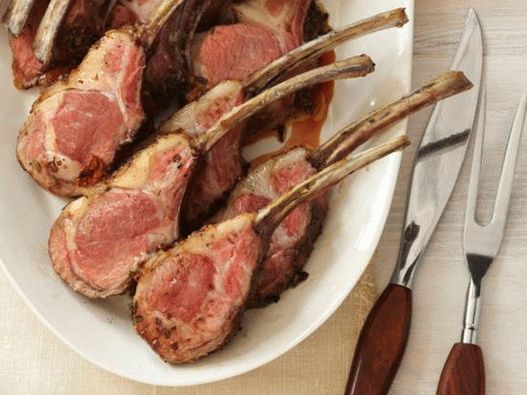 Carré di agnello al rosmarino Carré di agnello al rosmarino