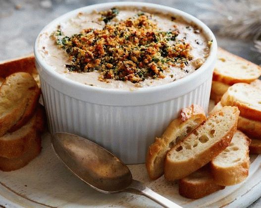 Salsa profonda con funghi e carne