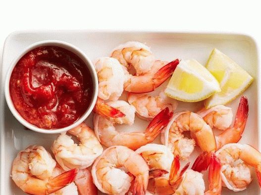 Cocktail di gamberi con salsa ketchup e rafano