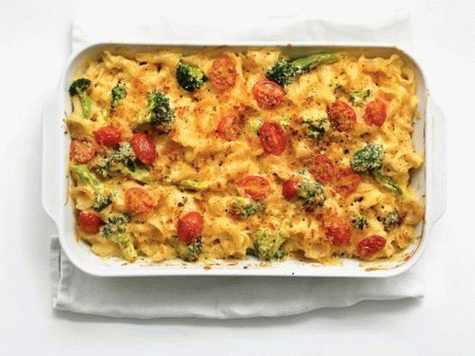Foto di Mac e formaggio con broccoli e pomodori