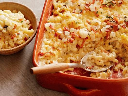 Foto di pasta con pancetta e formaggio al forno