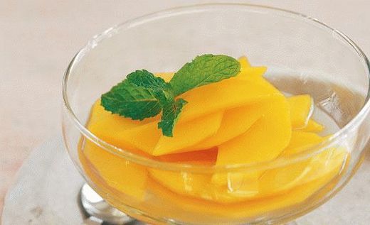 Foto di mango con sciroppo di menta allo zenzero