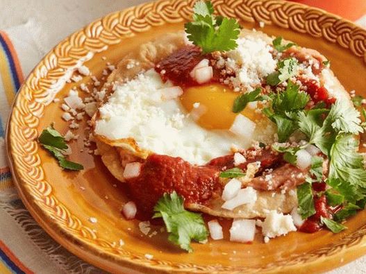Foto di uova strapazzate messicane - Uevos Rancheros