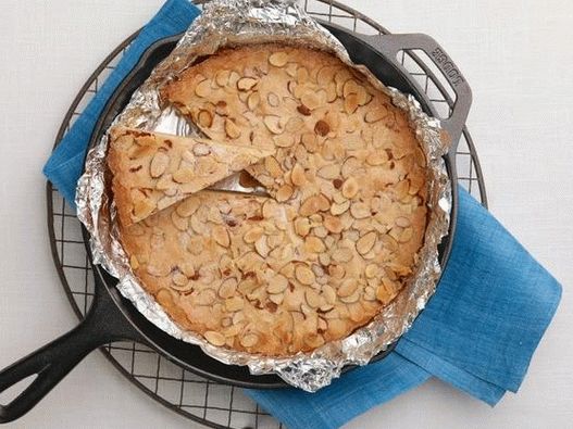 Torta frolla foto mandorle in padella