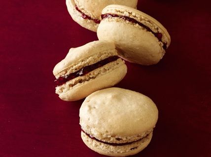 Foto Pasta di mandorle e arachidi con marmellata