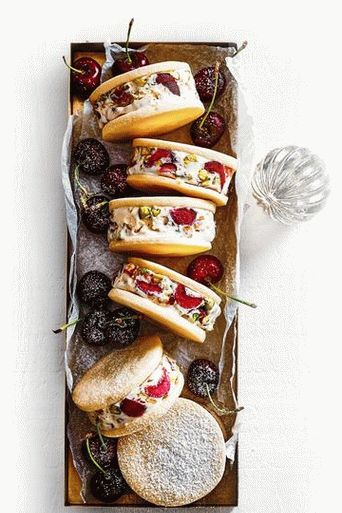 Foto Mini sandwich con gelato e biscotti