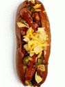 2. Hot dog con salsa di peperoncino e patatine