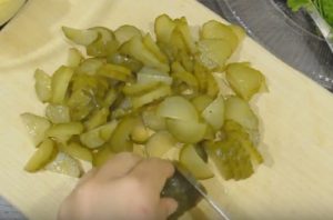 Insalata di patate tedesca con salsicce di caccia - 2