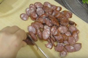 Insalata di patate tedesca con salsicce di caccia - 3