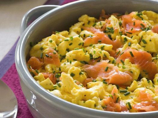 Foto frittata con salmone affumicato