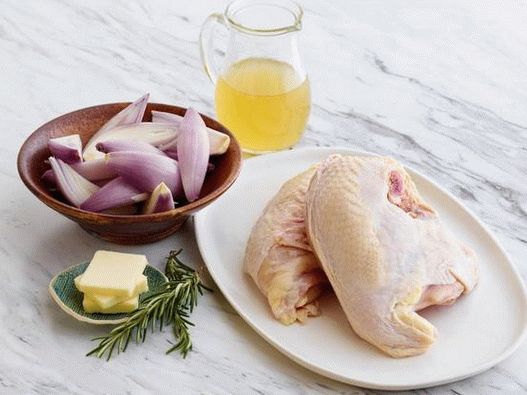 Ingredienti per la ricetta - Pollo con scalogno, cotto al forno e salsa al rosmarino