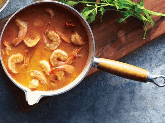 Zuppa di gamberi piccante con latte di cocco