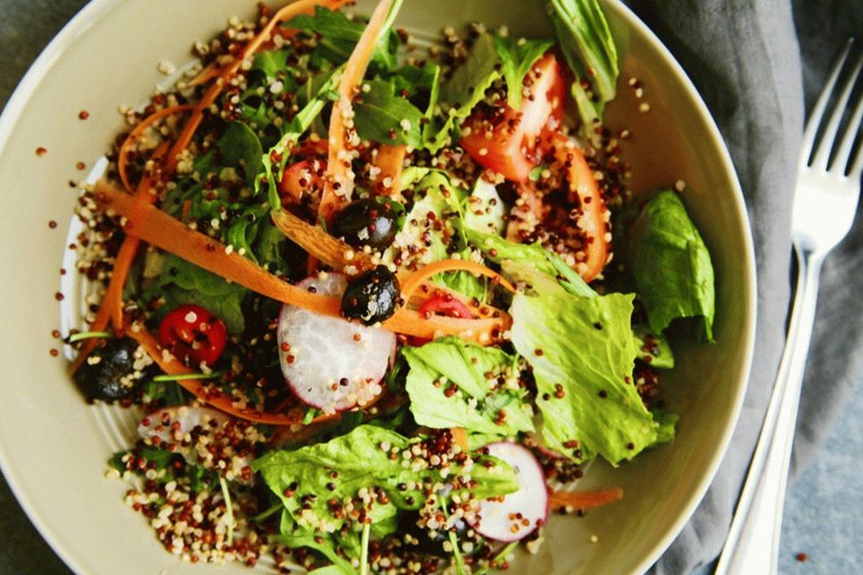 Insalata di verdure quinoa