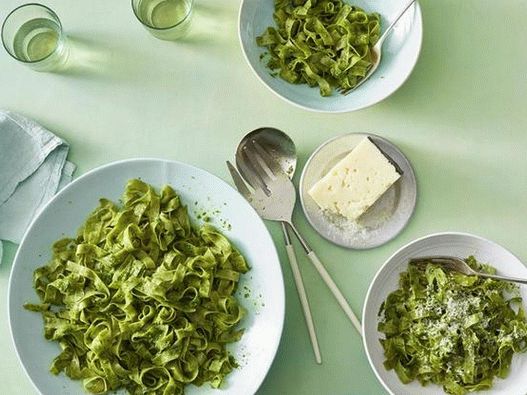Foto di Fettuccine al pesto di menta e spinaci