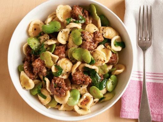Foto di orecchiette con aglio e fagioli selvatici
