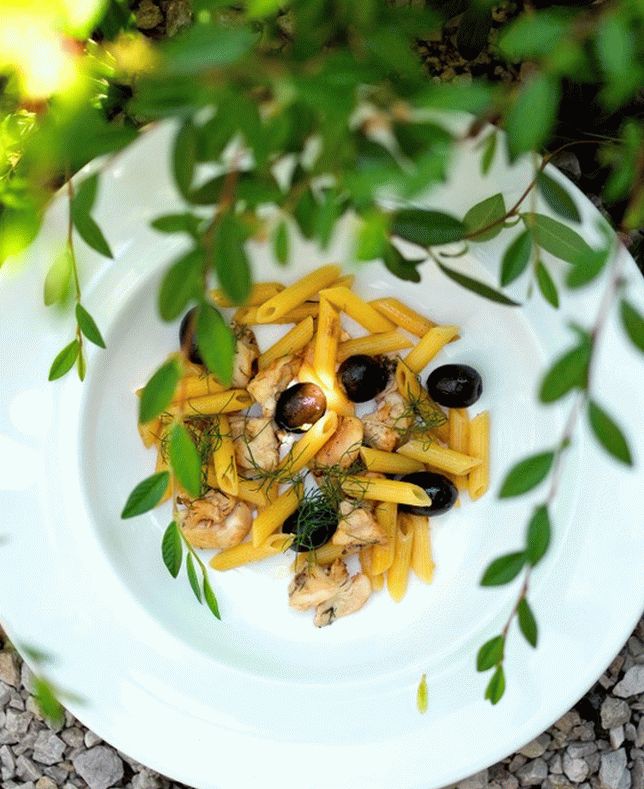 Pasta con spezzatino e coniglio