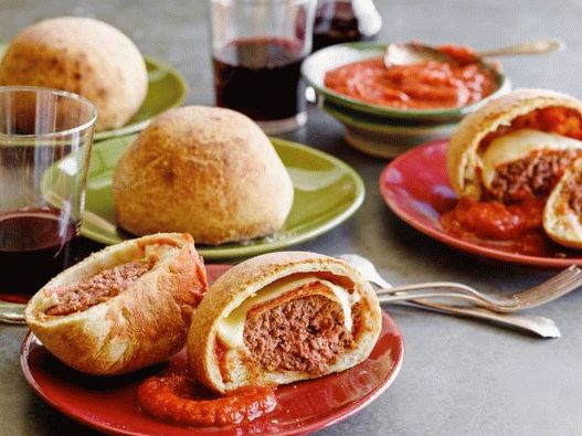 Foto Pizza hamburger con peperoni