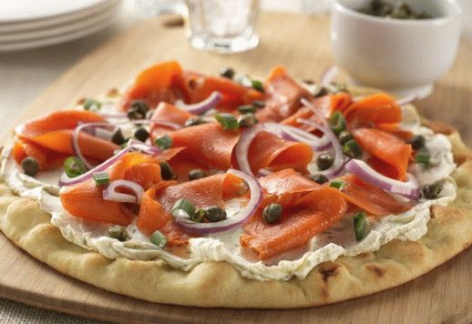 Foto Pizza con salmone affumicato