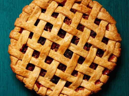 Foto Torta reticolare con mele e fichi secchi