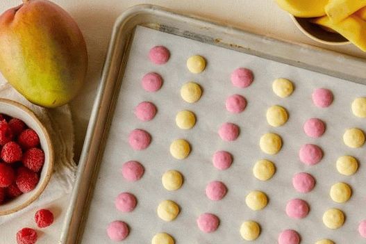 Palline di yogurt congelato