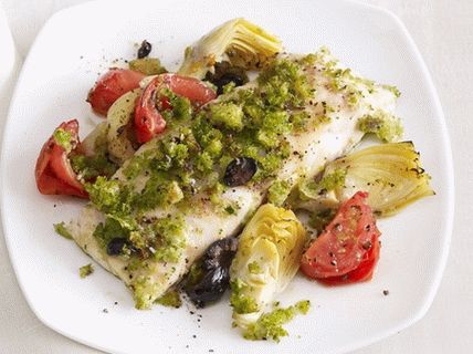 Pesce persico a strisce con carciofi e olive