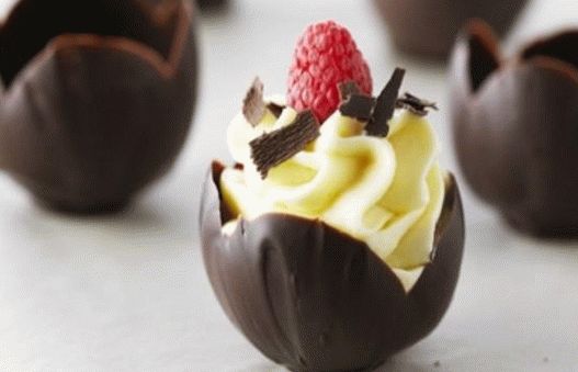 Foto Tortini festivi con mousse al cioccolato