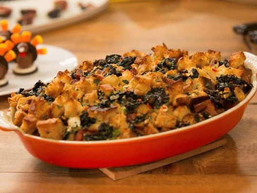 Foto del piatto - Casseruola di pane di campagna con formaggio di capra, cavolo e pancetta