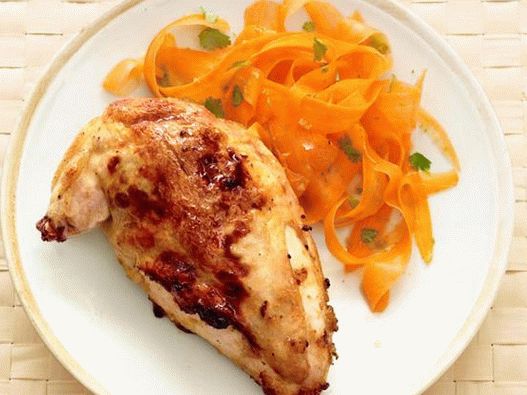 Foto del piatto - Pollo tailandese con insalata di carote e zenzero