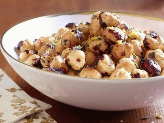 Nocciole tostate con erbe piccanti