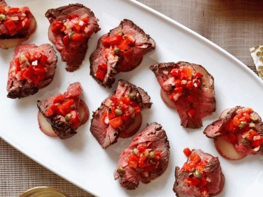 Canapes di patate con manzo