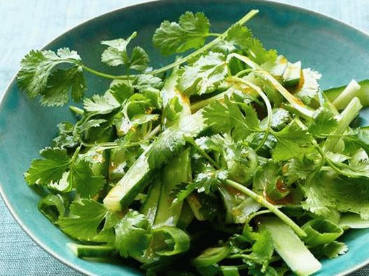 Foto - Insalata piccante con coriandolo e cipolle verdi